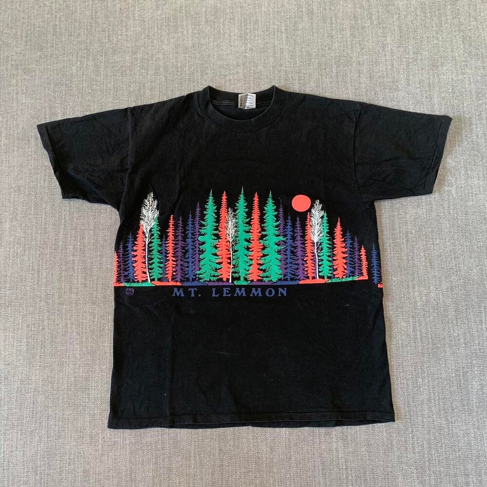 Vintage 90s Nature Wrap around t-shirt